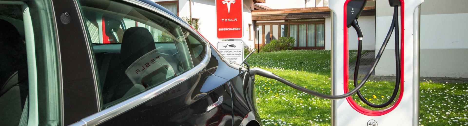 Tesla Supercherger stations