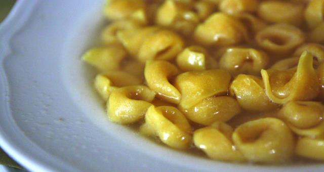 Il famoso tortellino in brodo tipico emiliano lo puoi trovare al Best estern Hotel Modena District