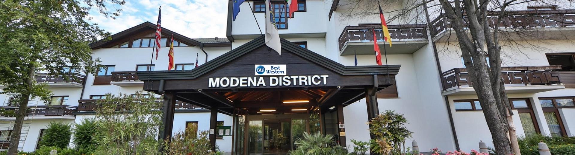 Entrance Hotel Modena District in Matane