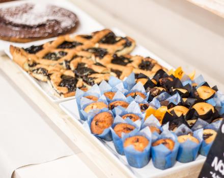 Colazione con dolci fatti in casa